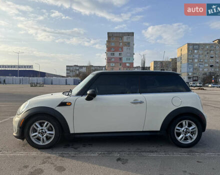 Белый Мини Купер, объемом двигателя 1.6 л и пробегом 173 тыс. км за 8500 $, фото 2 на Automoto.ua