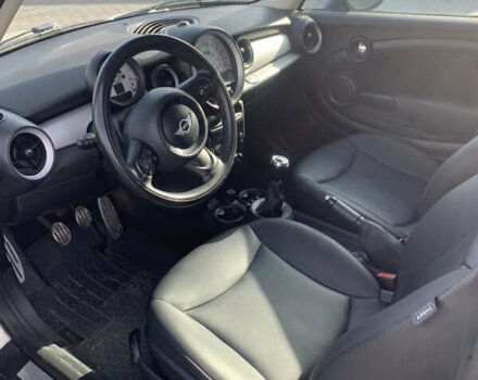 Білий Міні Cooper, об'ємом двигуна 1.6 л та пробігом 117 тис. км за 6500 $, фото 8 на Automoto.ua