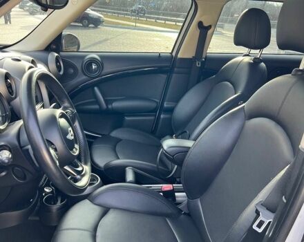 Білий Міні Cooper, об'ємом двигуна 1.6 л та пробігом 175 тис. км за 9900 $, фото 5 на Automoto.ua