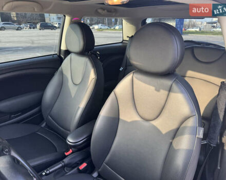 Белый Мини Купер, объемом двигателя 1.6 л и пробегом 173 тыс. км за 8500 $, фото 9 на Automoto.ua