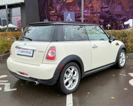 Міні Cooper 2012 у Києві на Automoto.ua Білий Міні Cooper, об'ємом двигуна 1.6 л та пробігом 131 тис. км за 8990 $, фото 5 на Automoto.ua