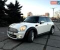 Білий Міні Cooper, об'ємом двигуна 1.6 л та пробігом 219 тис. км за 8000 $, фото 1 на Automoto.ua