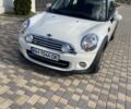 Белый Мини Купер, объемом двигателя 1.6 л и пробегом 230 тыс. км за 6999 $, фото 2 на Automoto.ua