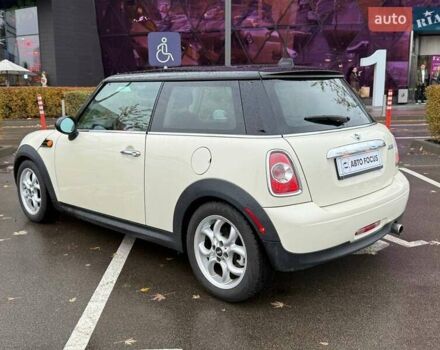 Білий Міні Cooper, об'ємом двигуна 1.6 л та пробігом 131 тис. км за 8990 $, фото 3 на Automoto.ua