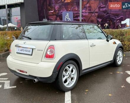 Білий Міні Cooper, об'ємом двигуна 1.6 л та пробігом 131 тис. км за 8990 $, фото 5 на Automoto.ua