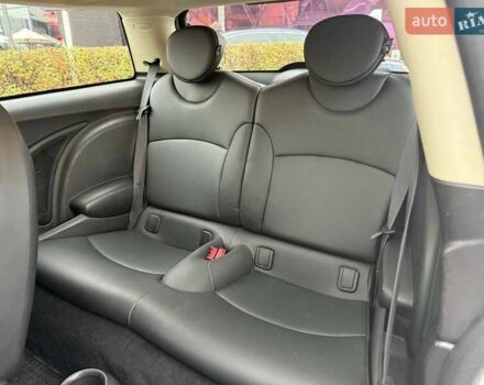 Білий Міні Cooper, об'ємом двигуна 1.6 л та пробігом 131 тис. км за 8990 $, фото 7 на Automoto.ua