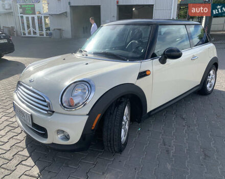 Білий Міні Cooper, об'ємом двигуна 1.6 л та пробігом 117 тис. км за 6500 $, фото 2 на Automoto.ua