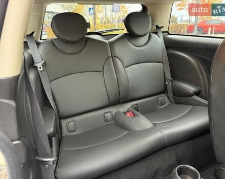 Білий Міні Cooper, об'ємом двигуна 1.6 л та пробігом 131 тис. км за 8990 $, фото 8 на Automoto.ua