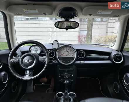 Білий Міні Cooper, об'ємом двигуна 1.6 л та пробігом 135 тис. км за 8500 $, фото 6 на Automoto.ua