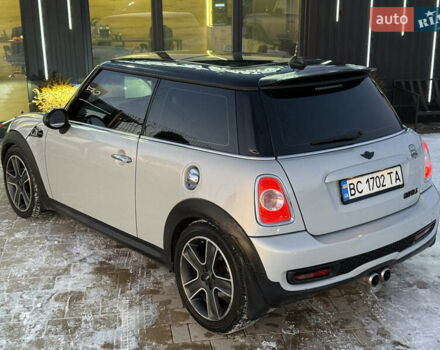 Білий Міні Cooper, об'ємом двигуна 1.6 л та пробігом 233 тис. км за 7490 $, фото 20 на Automoto.ua