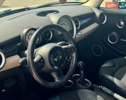 Белый Мини Купер, объемом двигателя 1.54 л и пробегом 178 тыс. км за 6800 $, фото 2 на Automoto.ua