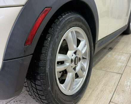 Белый Мини Купер, объемом двигателя 1.6 л и пробегом 207 тыс. км за 7500 $, фото 4 на Automoto.ua