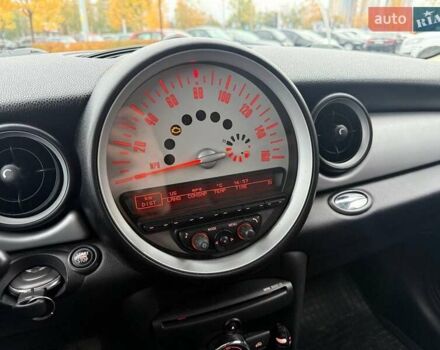 Білий Міні Cooper, об'ємом двигуна 1.6 л та пробігом 131 тис. км за 8990 $, фото 16 на Automoto.ua
