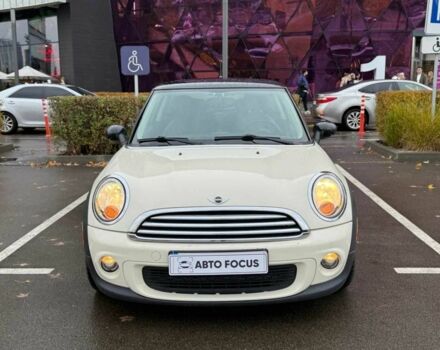 Міні Cooper 2012 у Києві на Automoto.ua Білий Міні Cooper, об'ємом двигуна 1.6 л та пробігом 131 тис. км за 8990 $, фото 1 на Automoto.ua