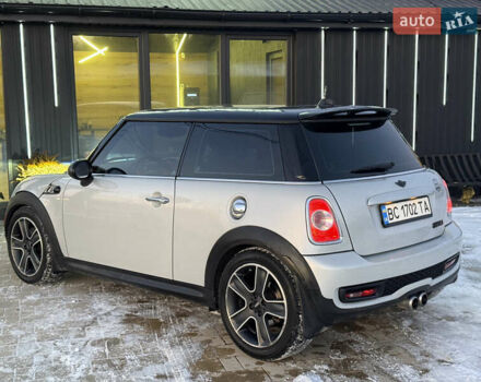 Білий Міні Cooper, об'ємом двигуна 1.6 л та пробігом 233 тис. км за 7490 $, фото 15 на Automoto.ua