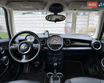 Білий Міні Cooper, об'ємом двигуна 1.6 л та пробігом 135 тис. км за 8500 $, фото 7 на Automoto.ua