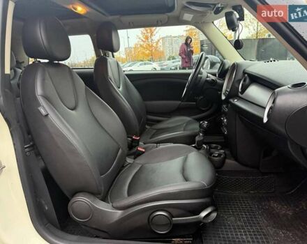 Білий Міні Cooper, об'ємом двигуна 1.6 л та пробігом 131 тис. км за 8990 $, фото 9 на Automoto.ua
