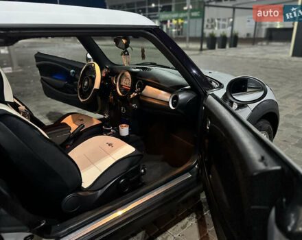 Белый Мини Купер, объемом двигателя 1.6 л и пробегом 266 тыс. км за 9900 $, фото 12 на Automoto.ua