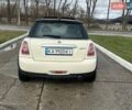 Белый Мини Купер, объемом двигателя 1.6 л и пробегом 83 тыс. км за 7800 $, фото 5 на Automoto.ua