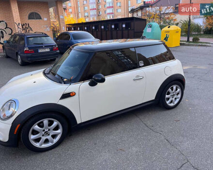 Міні Cooper 2013 у Києві на Automoto.ua Білий Міні Cooper, об'ємом двигуна 1.6 л та пробігом 174 тис. км за 7400 $, фото 3 на Automoto.ua