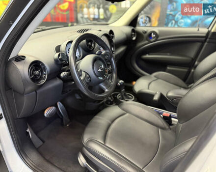 Мини Купер 2013 в Киеве на Automoto.ua Белый Мини Купер, объемом двигателя 1.6 л и пробегом 107 тыс. км за 12990 $, фото 4 на Automoto.ua