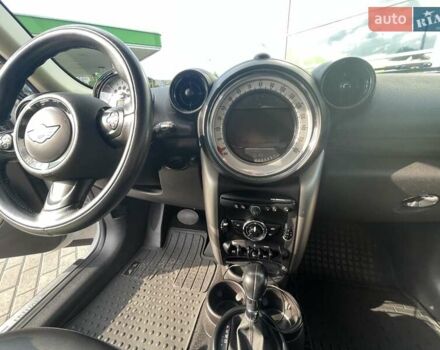 Мини Купер 2013 в Киеве на Automoto.ua Белый Мини Купер, объемом двигателя 1.6 л и пробегом 212 тыс. км за 10200 $, фото 10 на Automoto.ua