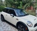 Белый Мини Купер, объемом двигателя 1.6 л и пробегом 69 тыс. км за 8000 $, фото 1 на Automoto.ua