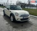Белый Мини Купер, объемом двигателя 1.6 л и пробегом 83 тыс. км за 7800 $, фото 1 на Automoto.ua
