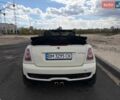 Белый Мини Купер, объемом двигателя 1.6 л и пробегом 291 тыс. км за 8000 $, фото 16 на Automoto.ua
