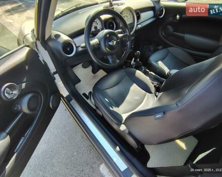 Белый Мини Купер, объемом двигателя 1.6 л и пробегом 118 тыс. км за 9500 $, фото 2 на Automoto.ua