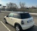 Белый Мини Купер, объемом двигателя 1.6 л и пробегом 219 тыс. км за 8500 $, фото 5 на Automoto.ua