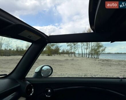 Белый Мини Купер, объемом двигателя 1.6 л и пробегом 291 тыс. км за 8000 $, фото 22 на Automoto.ua