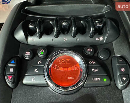 Білий Міні Cooper, об'ємом двигуна 2 л та пробігом 201 тис. км за 10950 $, фото 18 на Automoto.ua