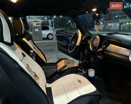 Белый Мини Купер, объемом двигателя 1.6 л и пробегом 266 тыс. км за 9900 $, фото 10 на Automoto.ua