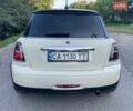 Белый Мини Купер, объемом двигателя 1.6 л и пробегом 225 тыс. км за 8300 $, фото 2 на Automoto.ua