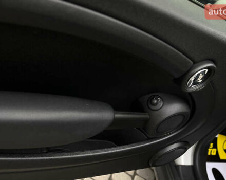 Білий Міні Cooper, об'ємом двигуна 1.6 л та пробігом 267 тис. км за 9700 $, фото 19 на Automoto.ua