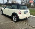 Белый Мини Купер, объемом двигателя 1.6 л и пробегом 83 тыс. км за 7800 $, фото 4 на Automoto.ua