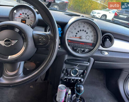 Міні Cooper 2013 у Києві на Automoto.ua Білий Міні Cooper, об'ємом двигуна 1.6 л та пробігом 174 тис. км за 7400 $, фото 12 на Automoto.ua