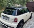 Белый Мини Купер, объемом двигателя 1.6 л и пробегом 69 тыс. км за 8000 $, фото 1 на Automoto.ua