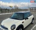 Белый Мини Купер, объемом двигателя 1.6 л и пробегом 219 тыс. км за 9500 $, фото 1 на Automoto.ua