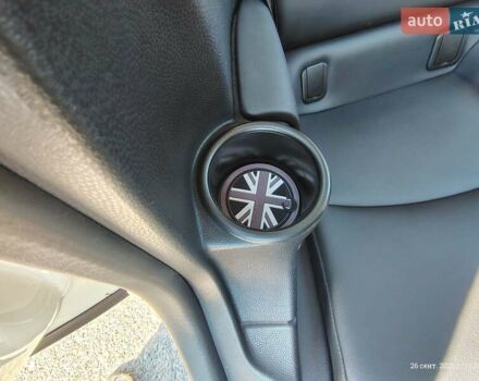 Белый Мини Купер, объемом двигателя 1.6 л и пробегом 118 тыс. км за 9500 $, фото 12 на Automoto.ua