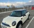 Белый Мини Купер, объемом двигателя 1.6 л и пробегом 219 тыс. км за 8500 $, фото 1 на Automoto.ua