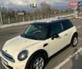 Белый Мини Купер, объемом двигателя 1.6 л и пробегом 219 тыс. км за 9500 $, фото 5 на Automoto.ua