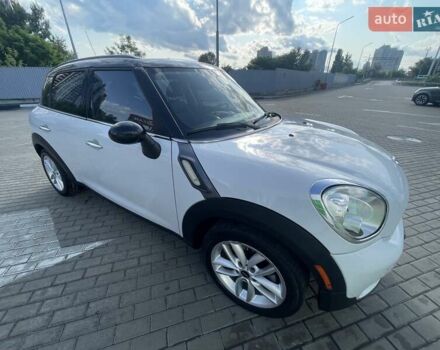 Мини Купер 2013 в Киеве на Automoto.ua Белый Мини Купер, объемом двигателя 1.6 л и пробегом 212 тыс. км за 10200 $, фото 1 на Automoto.ua