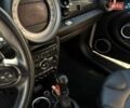 Белый Мини Купер, объемом двигателя 1.6 л и пробегом 165 тыс. км за 10000 $, фото 10 на Automoto.ua