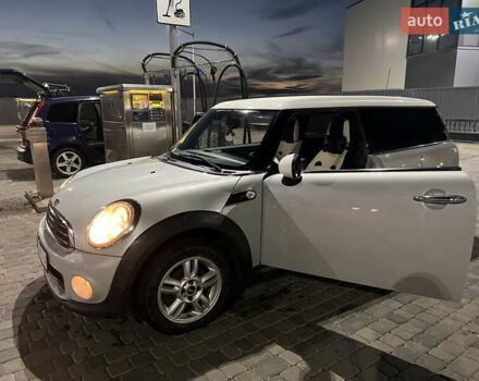 Белый Мини Купер, объемом двигателя 1.6 л и пробегом 266 тыс. км за 9900 $, фото 2 на Automoto.ua