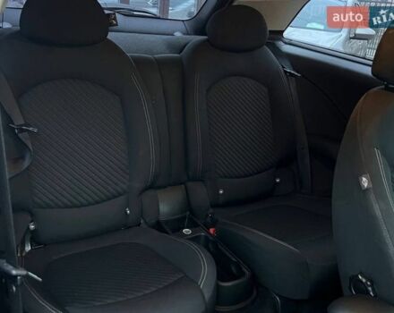 Белый Мини Купер, объемом двигателя 2 л и пробегом 149 тыс. км за 12600 $, фото 14 на Automoto.ua