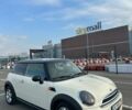 Білий Міні Cooper, об'ємом двигуна 1.6 л та пробігом 219 тис. км за 8300 $, фото 11 на Automoto.ua
