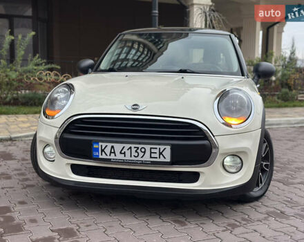 Білий Міні Cooper, об'ємом двигуна 1.3 л та пробігом 122 тис. км за 5999 $, фото 15 на Automoto.ua
