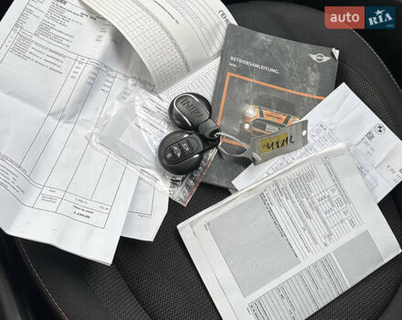 Білий Міні Cooper, об'ємом двигуна 1.3 л та пробігом 122 тис. км за 5999 $, фото 54 на Automoto.ua